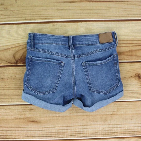 Aero Jean Shorts Cuffed Low Rise Womens Size 2 Blue Distressed Stretch‎ Denim - Picture 2 of 7